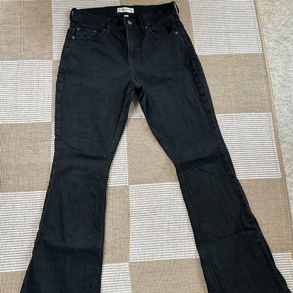 Abercrombie & Fitch Curve Love Mid Rise Bootcut Jeans - Black (Size 29)